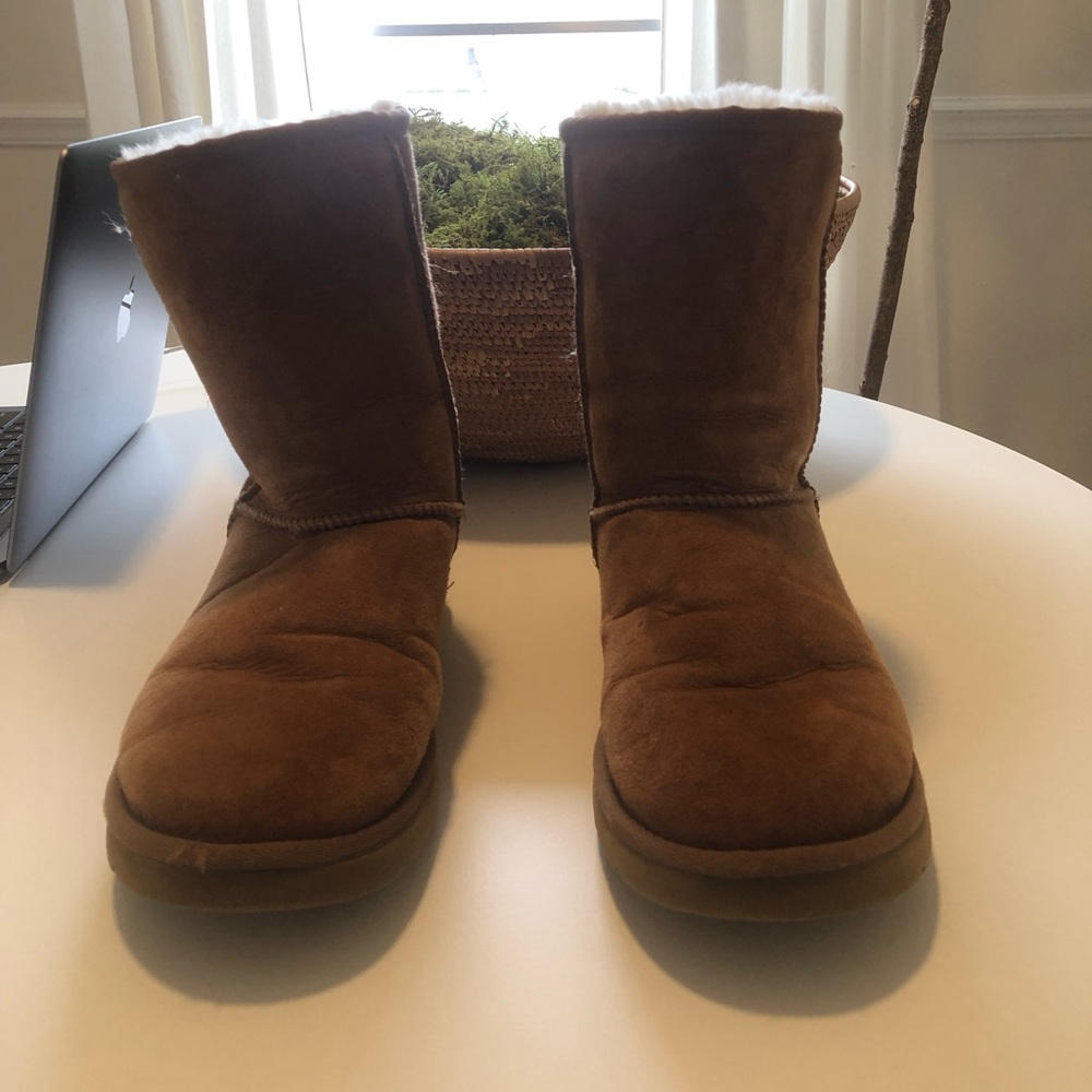 Ugg Classic Short Boot in Chestnut